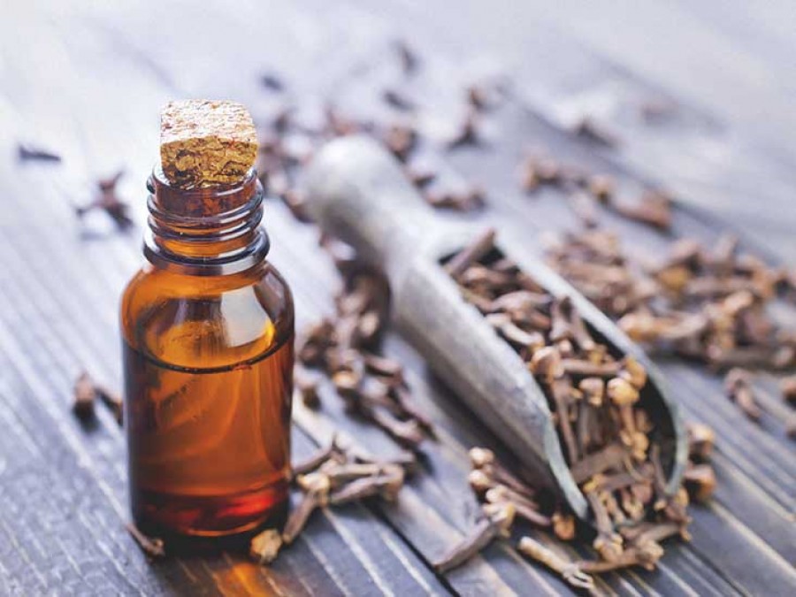 Clove oil helps in reducing the sagginess of the skin and prevents the appearance of fine lines and wrinkles